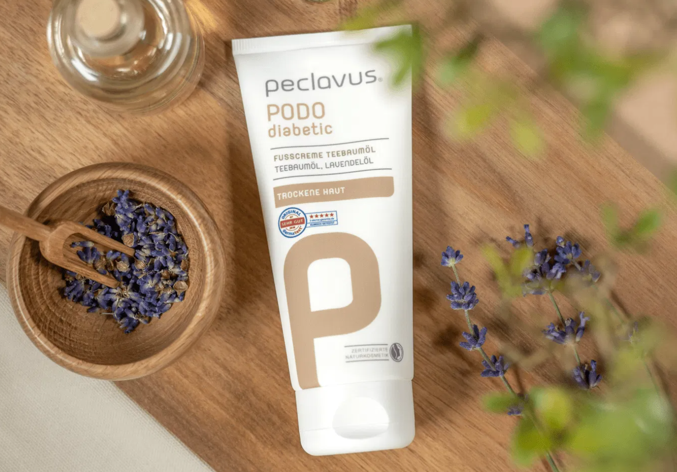 Krēms ar tējas koka eļļu | sausai un jutīgai pēdu ādai | PODOdiabetic Fußcreme Teebaumöl - dynasty.lv