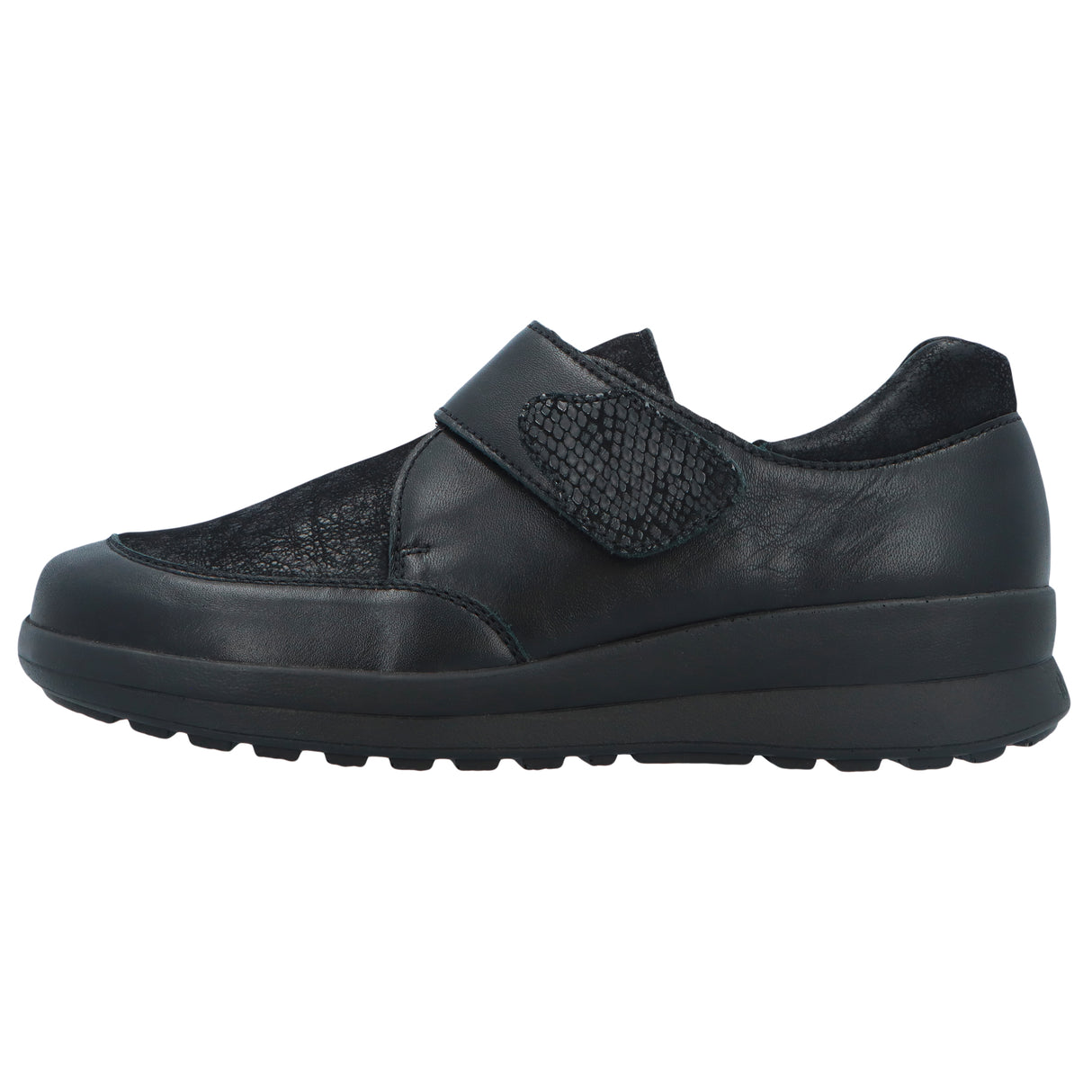 Venita | Casual shoes | Black with gloss