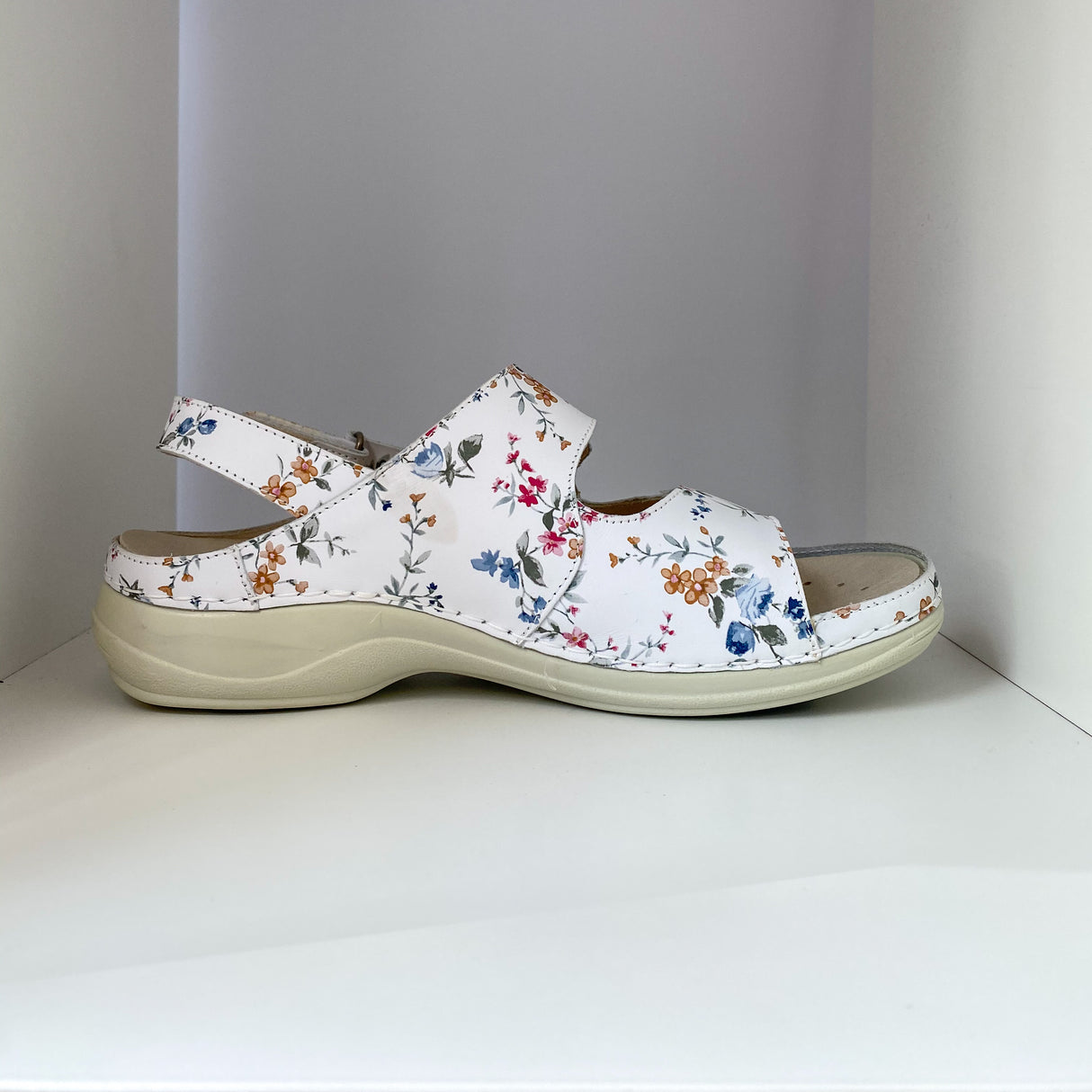 Komforta apavi darbam | FLOWERS | Helsinki