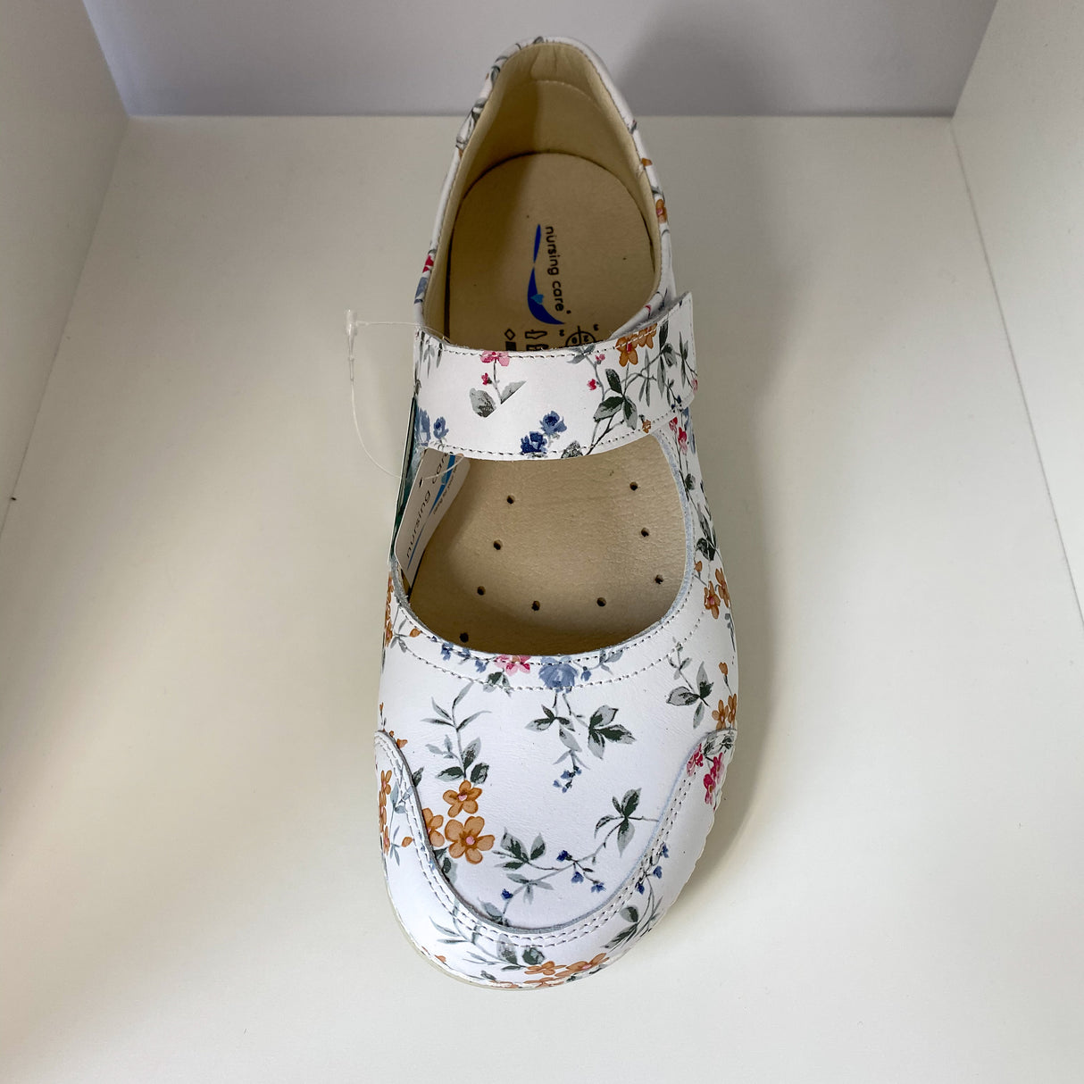 Komforta apavi darbam | FLOWERS | Evora