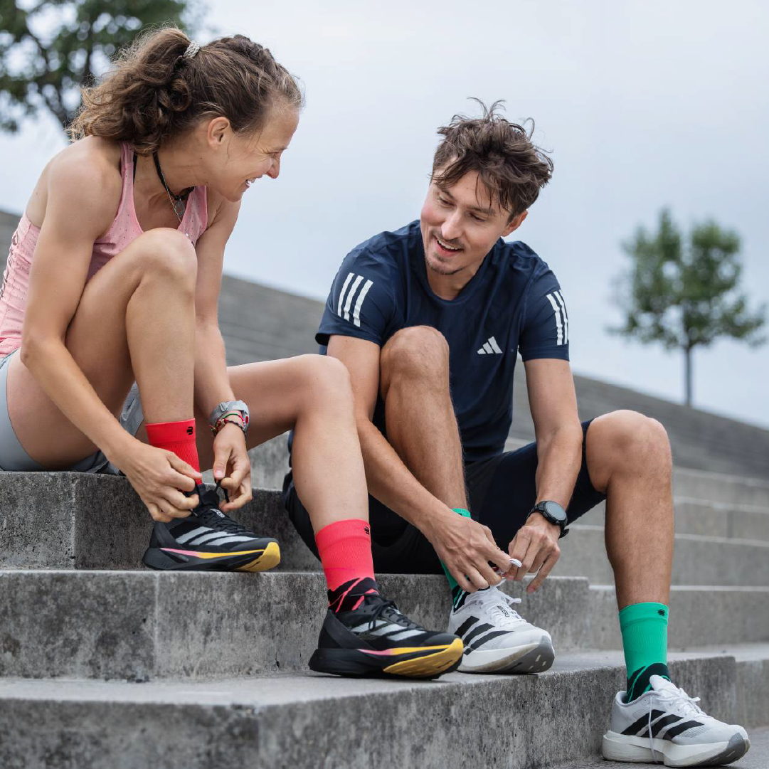 Vidēja garuma zeķes skriešanai Red Sievietēm | Run Performance
